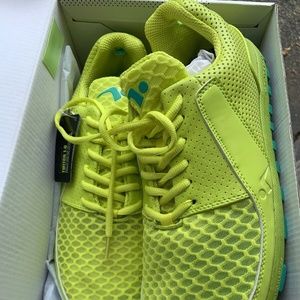 **New in Box** Tesh Cross trainers with sock liner